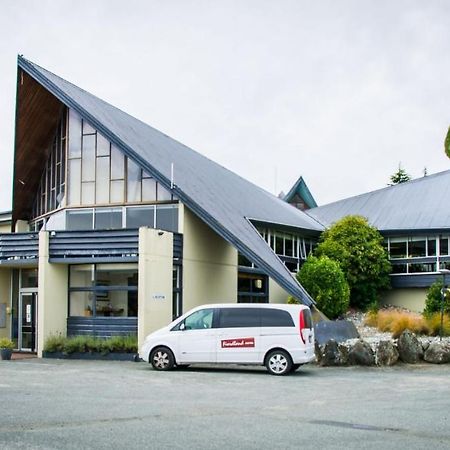 Fiordland Hotel Те Анау Екстериор снимка