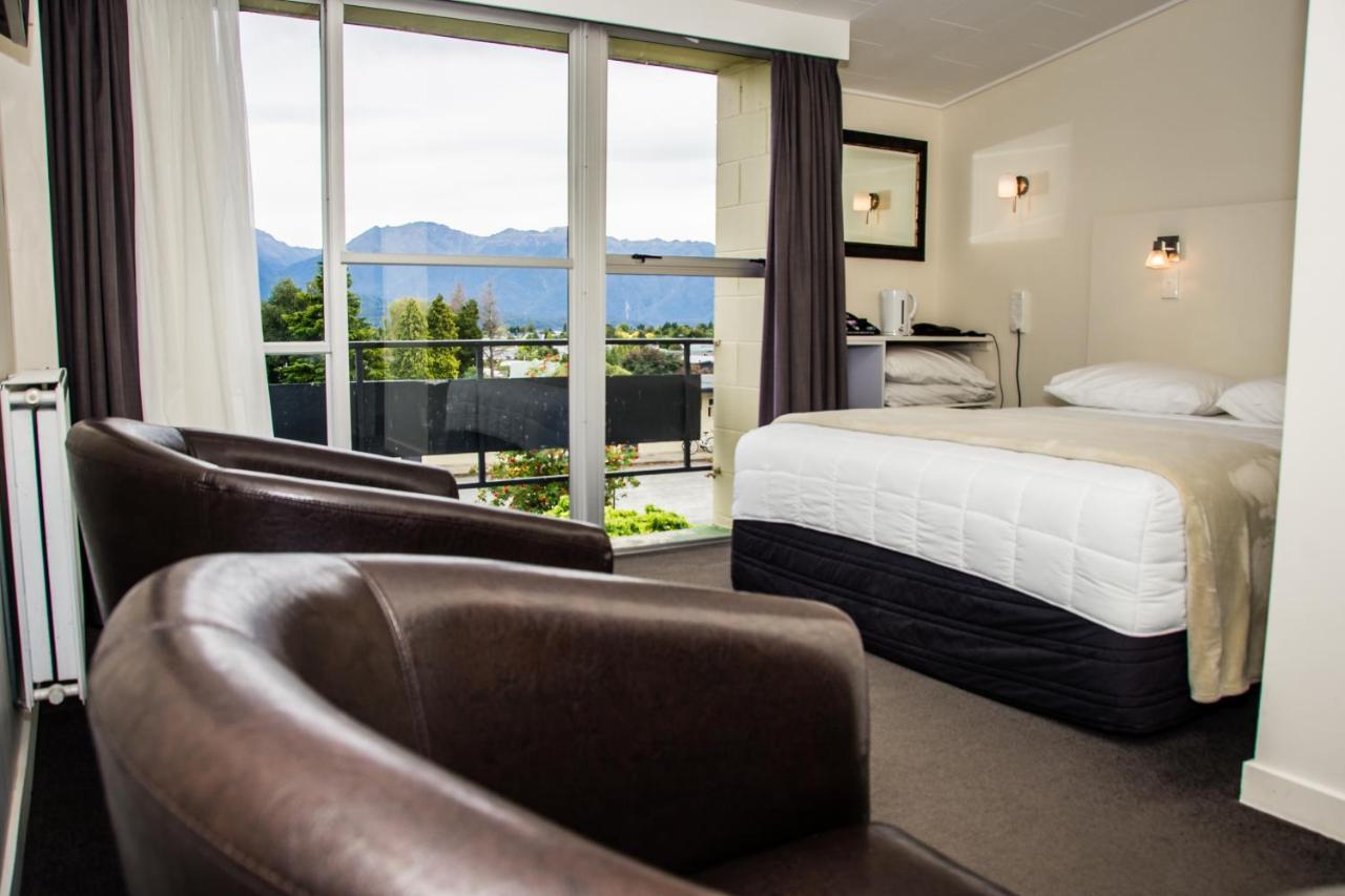 Fiordland Hotel Те Анау Екстериор снимка